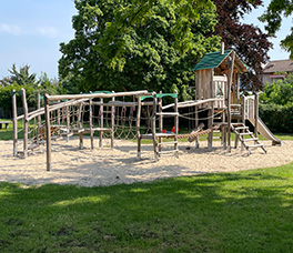 Spielplatzausstattung